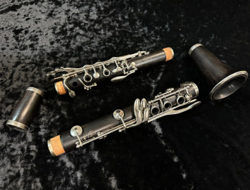 Photo Selmer USA Signet 100 Student Wood Clarinet, Serial #252647 – Ready To Play!